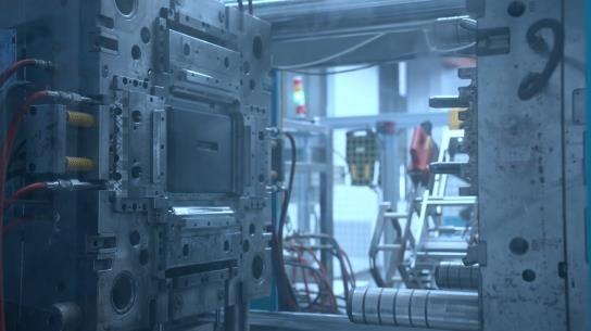 Rapid heat cycle molding tool running